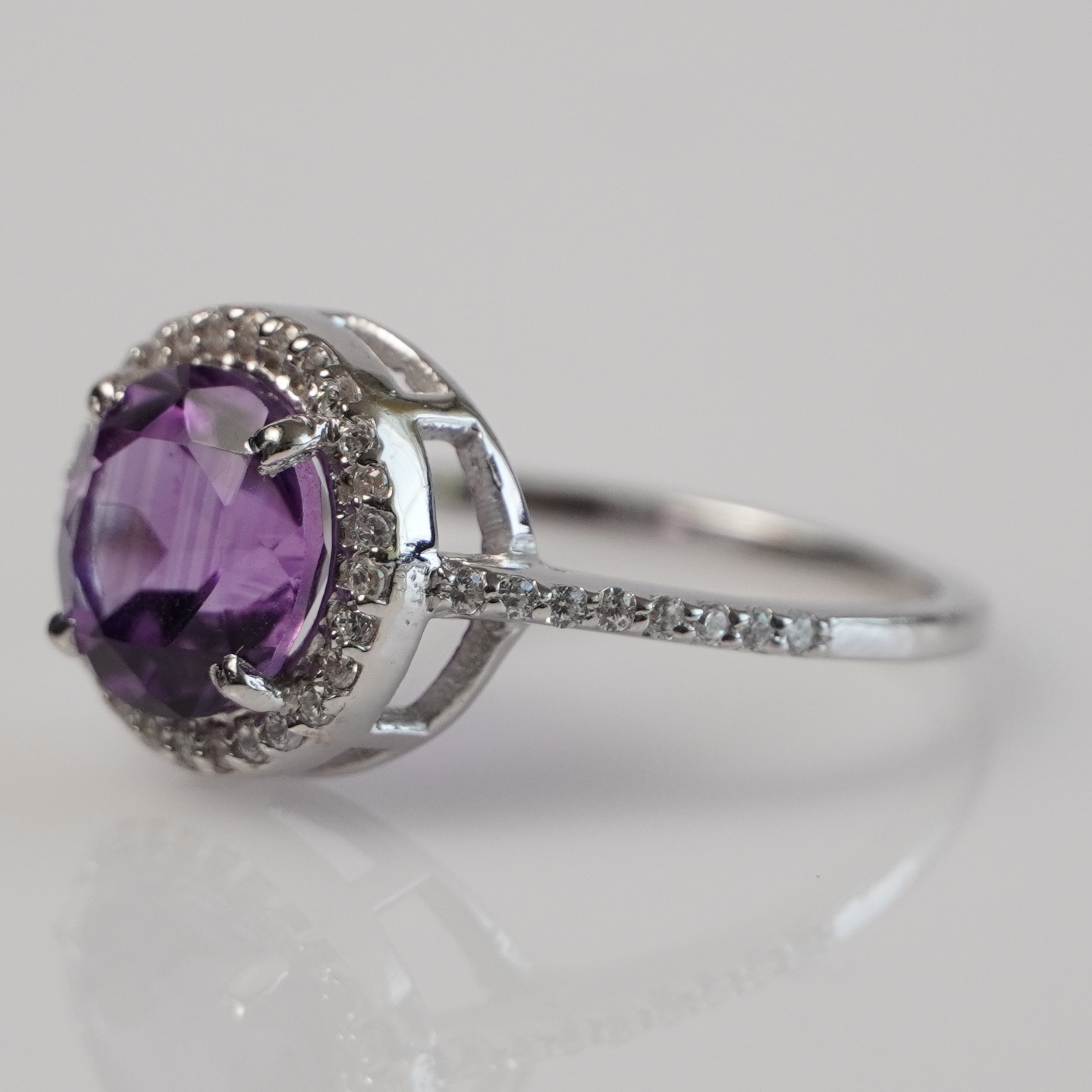 925 Sterling Silver Round Amethyst with Zircon Stone Elegant Ring for Women