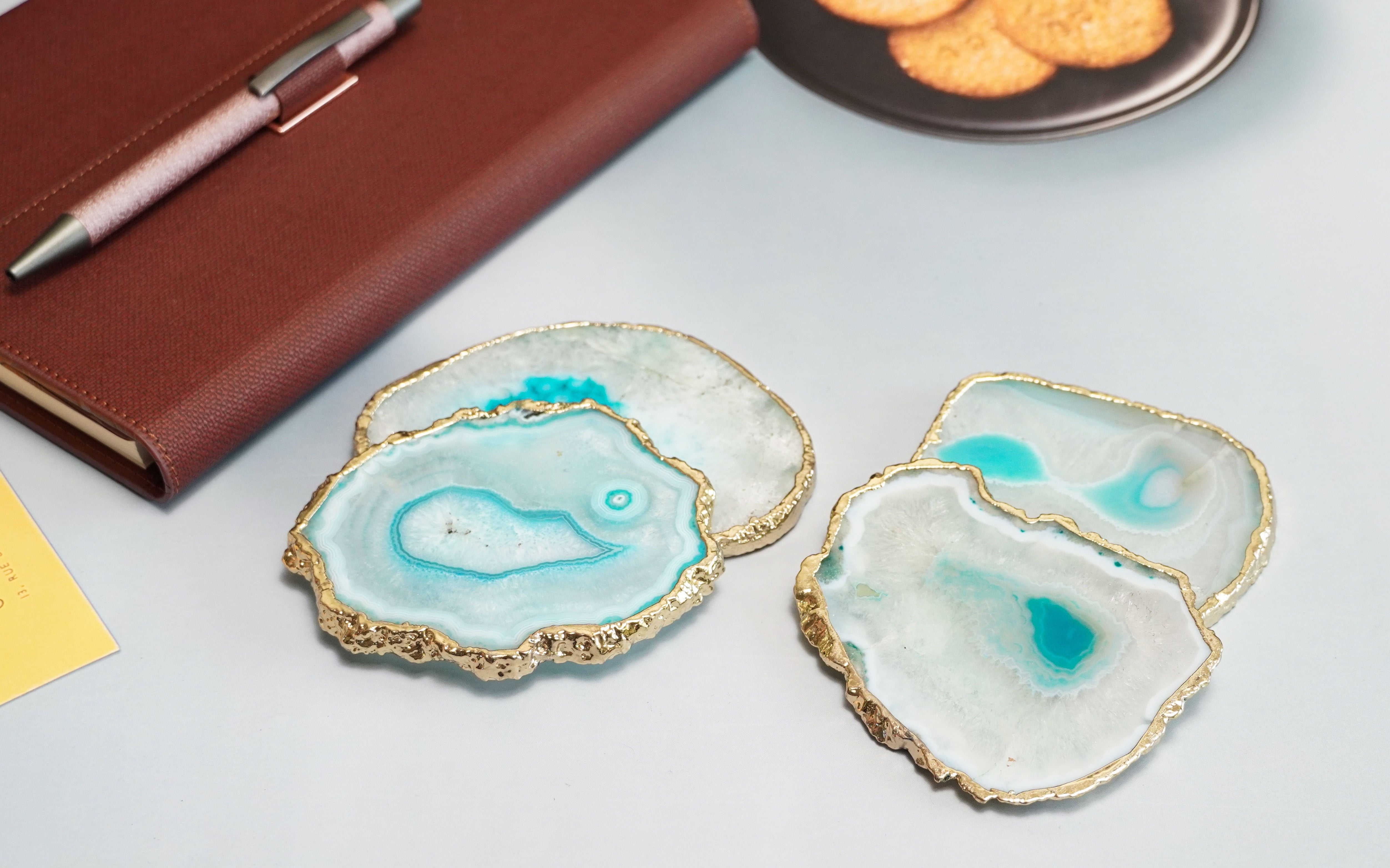 New Jersey BIBELOT Agate Handcrafted Luxury Gold Plated Coasters (Natural, Misty Blue)